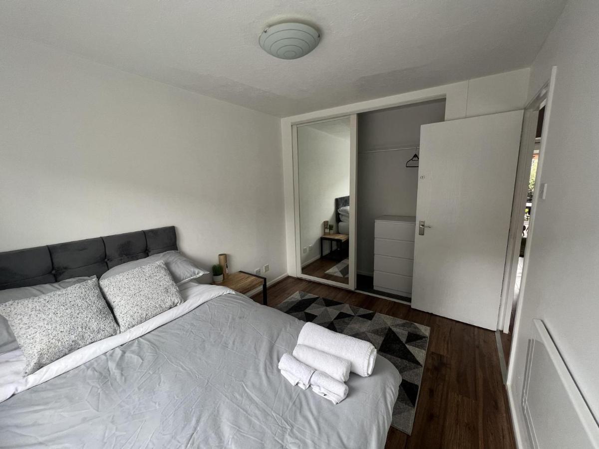 לונדון Canary Wharf Haven - Spacious & Homely Entire 1 Bedroom Flat מראה חיצוני תמונה