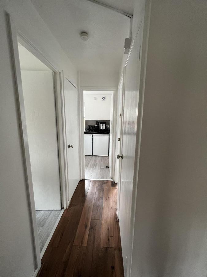 לונדון Canary Wharf Haven - Spacious & Homely Entire 1 Bedroom Flat מראה חיצוני תמונה