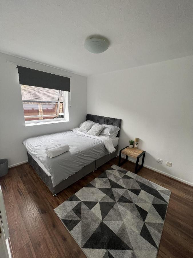 לונדון Canary Wharf Haven - Spacious & Homely Entire 1 Bedroom Flat מראה חיצוני תמונה