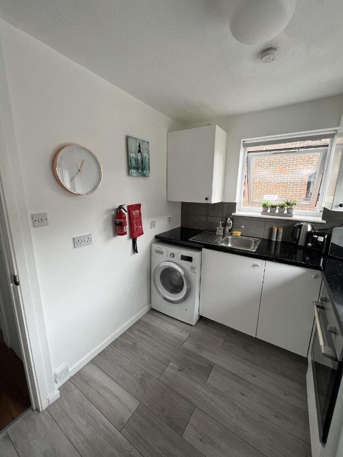 לונדון Canary Wharf Haven - Spacious & Homely Entire 1 Bedroom Flat מראה חיצוני תמונה
