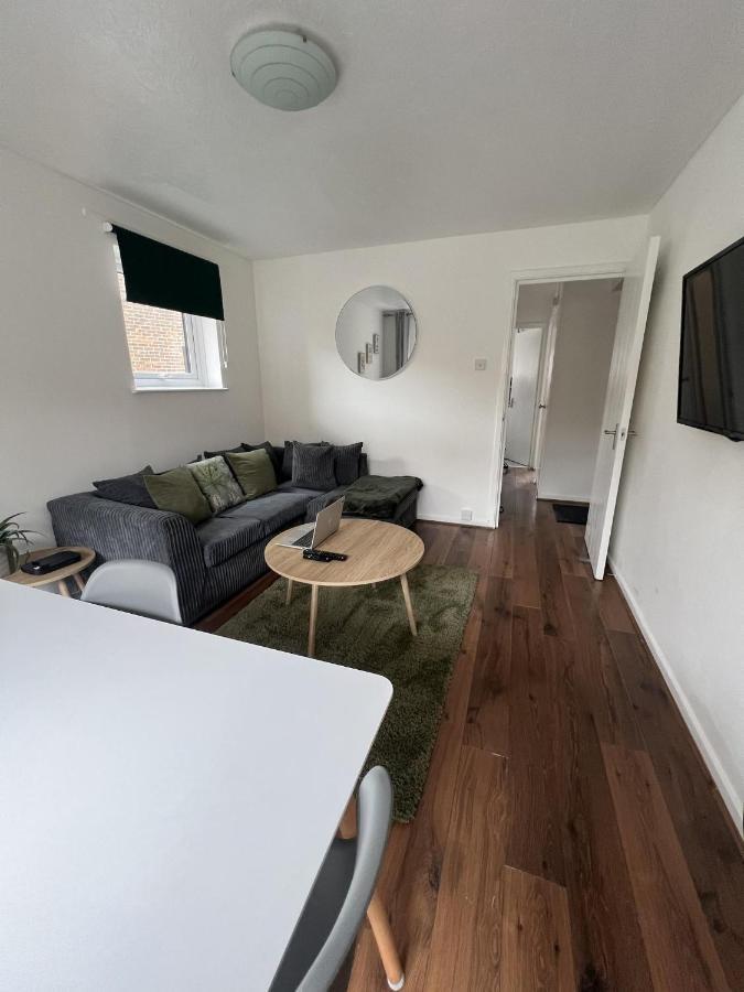 לונדון Canary Wharf Haven - Spacious & Homely Entire 1 Bedroom Flat מראה חיצוני תמונה