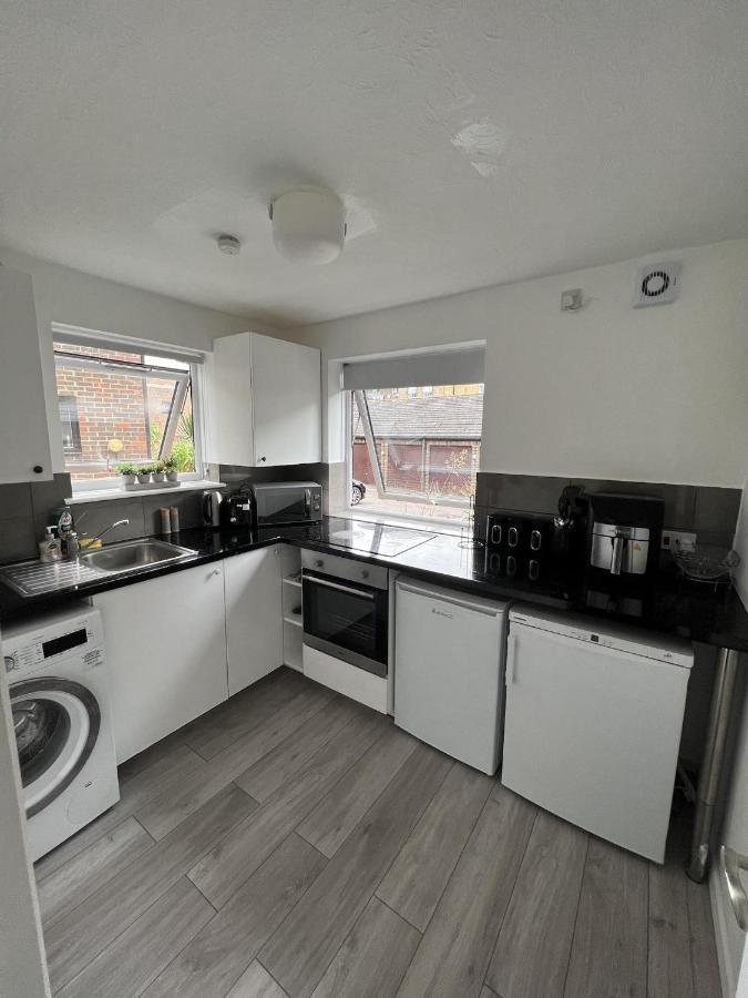 לונדון Canary Wharf Haven - Spacious & Homely Entire 1 Bedroom Flat מראה חיצוני תמונה
